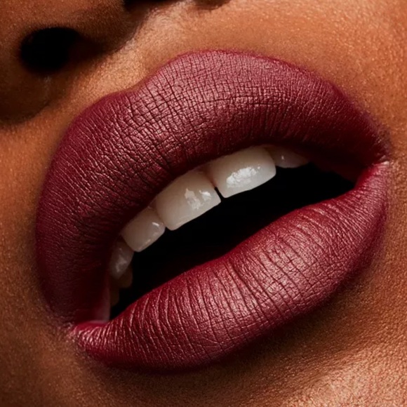 MAC Matte Lipstick DIVA 603 *DISCONTINUED* - Picture 7 of 15